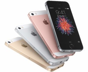 4 iPhones SE in the different colours - gold, silver, rose gold and space grey