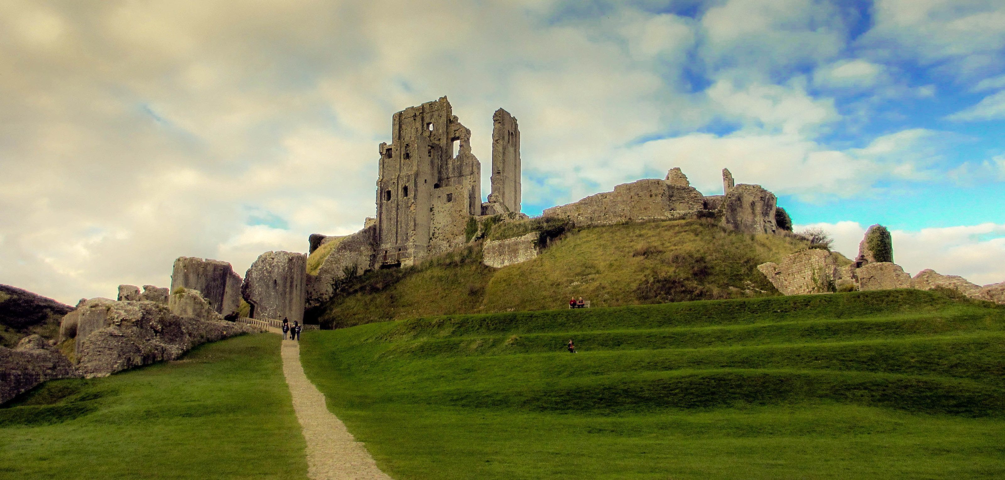 picture of Corfe Castle.