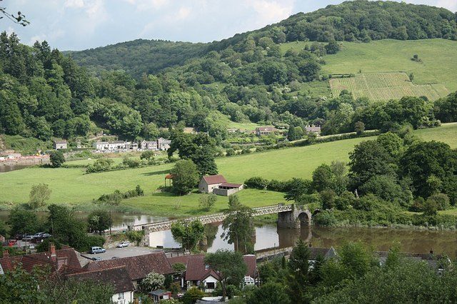 picture of Tintern.